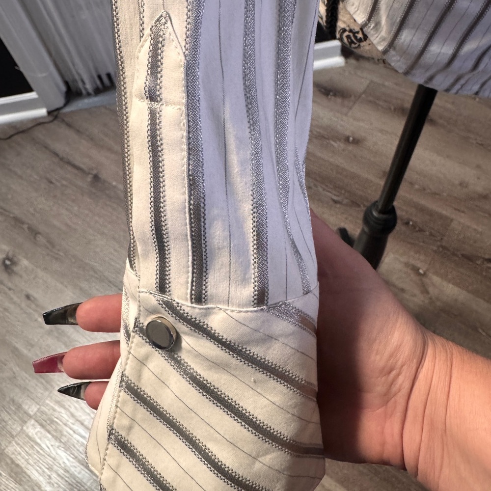 Cach’e Ivory and Silver Striped Ruffle Blouse - Picture 3 of 4